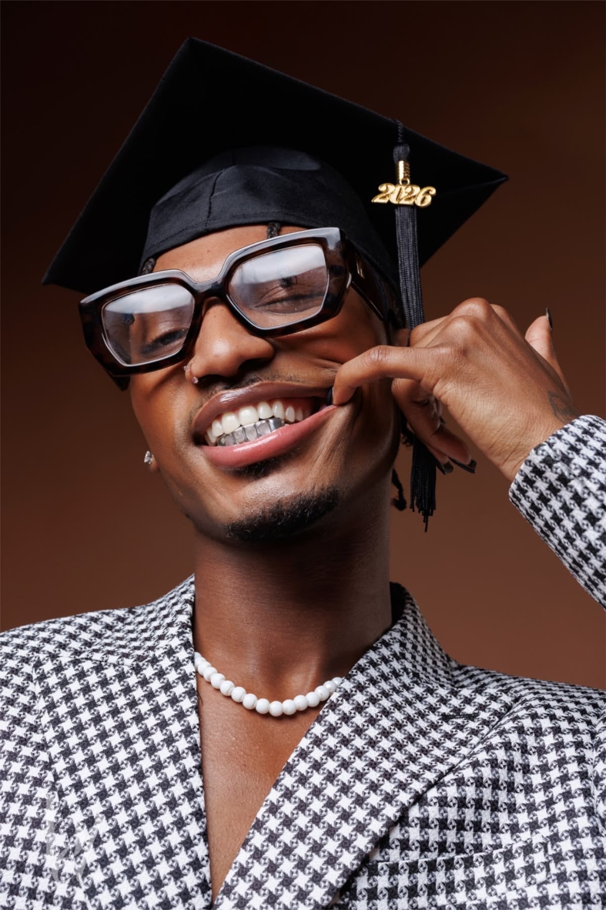 Grillz sur mesure en France & à l'international | Grillz Worldwide