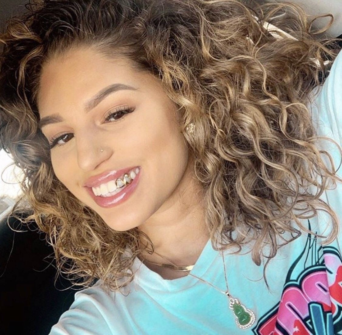 Comment commander des grillz en ligne (or, argent, diamant) — Livraison rapide partout en France