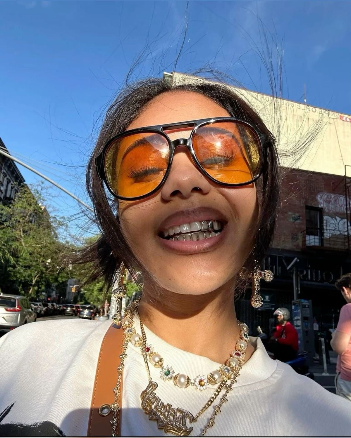 Comment créer des grillz sur mesure en Belgique sans se déplacer ? | Guide complet 2026